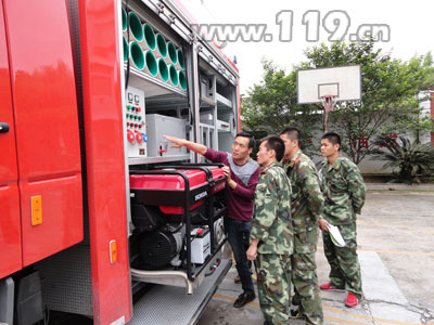 温州泰顺消防配备全地形综合抢险救援车