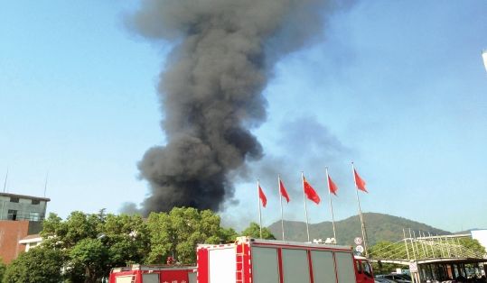 皖维集团一分厂突发大火（图）