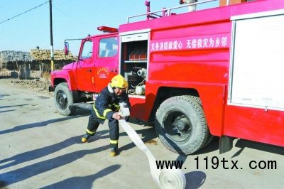 榆树市村民建起驻村消防队