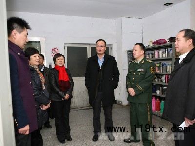 上海杨浦区副区长王桢带队开展大中型商场市场消防安全专项检查