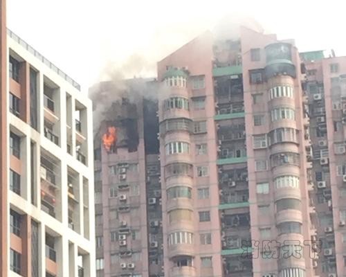 广州荔湾广场高层大火救出38人 有2人送院
