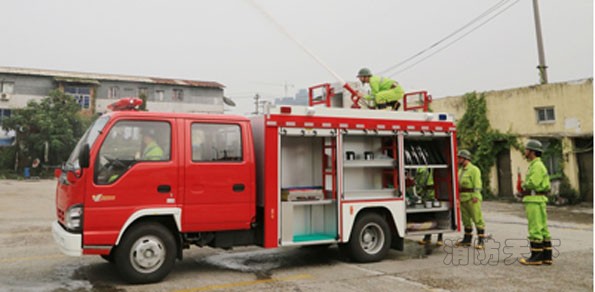 温州商贸城自购消防车成立消防专职队