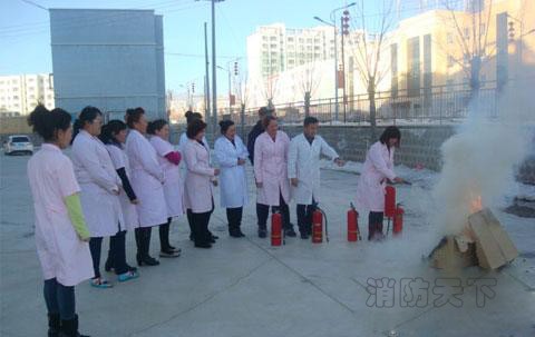 乌恰县妇幼保健站举行消防演练活动 