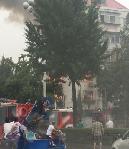 唐山居民楼爆炸致2死5伤